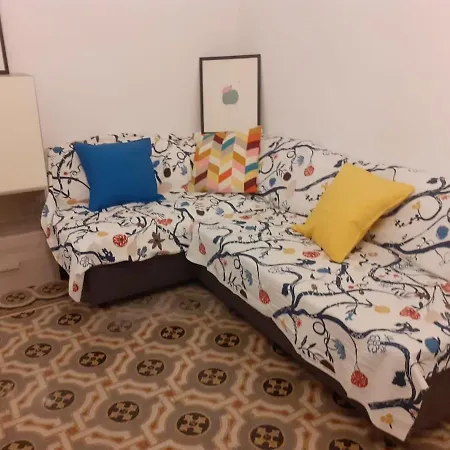 6 - The House Of Oranges *