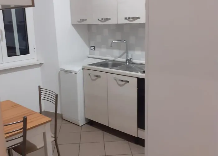 6 - The House Of Oranges