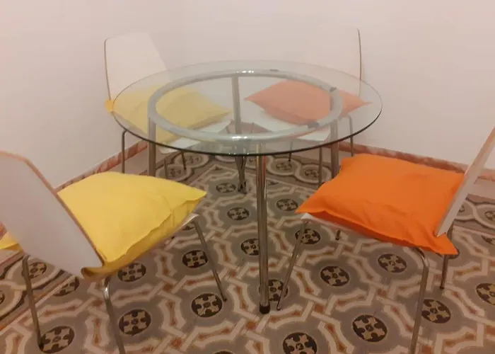 6 - The House Of Oranges Apartment