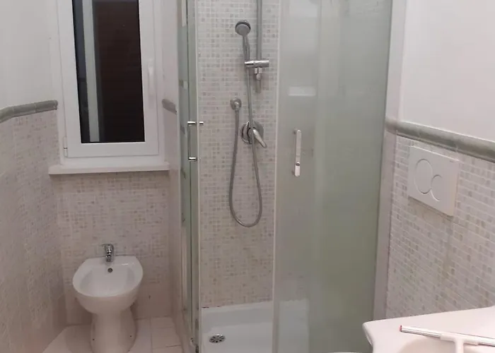 Apartment 6 - The House Of Oranges