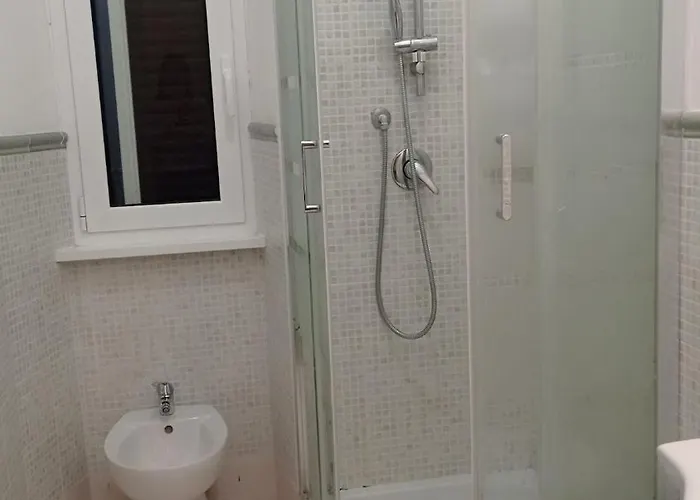 Apartment 6 - The House Of Oranges *